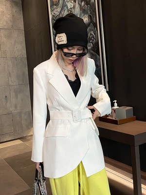 White back slit suit jacket female European station new spring and autumn design sense niche casual suit trend